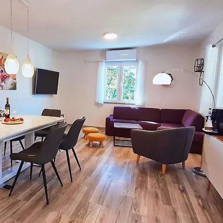 Family Friendly House With A Parking Space - Diklo, - 22477 Будинок відпочинку