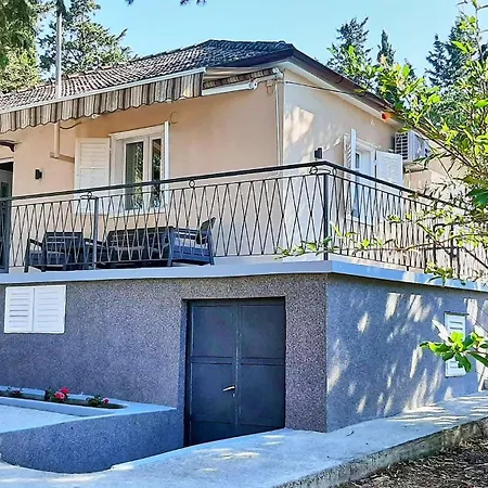 Family Friendly House With A Parking Space - Diklo, - 22477 * Задар