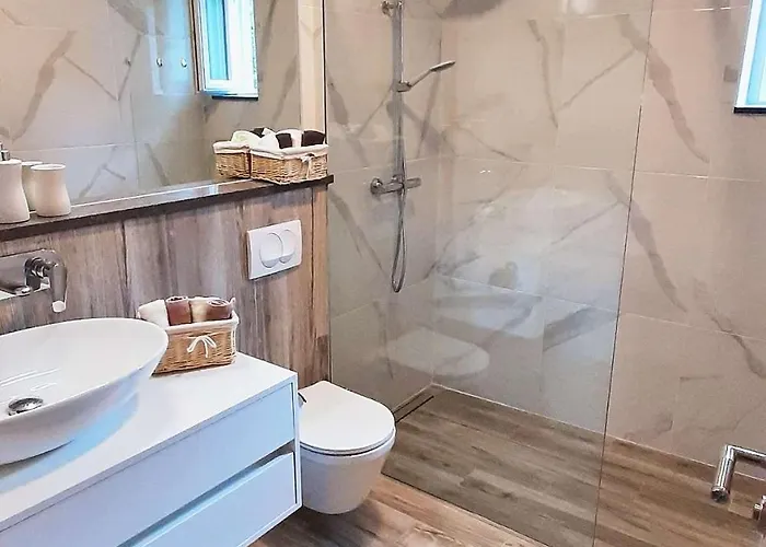 Family Friendly House With A Parking Space - Diklo, - 22477 Vakantiehuis *